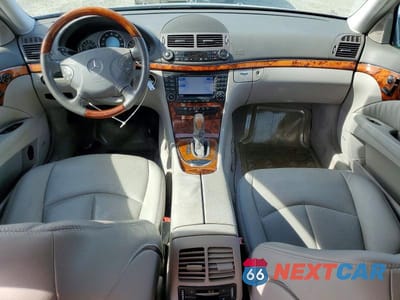 Zdjęcie 8 z 12 samochodu: 2005 MERCEDES-BENZ E 500 VIN:WDBUF70J35A657442 - miniatura