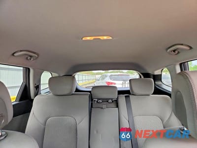 Zdjęcie 10 z 13 samochodu: 2017 HYUNDAI SANTA FE SE VIN:KM8SMDHF2HU191739 - miniatura