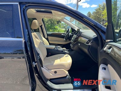 Piąte zdjęcie samochodu w środku: 2019 MERCEDES-BENZ GLS 450 4MATIC VIN:4JGDF6EE1KB219608 - miniatura