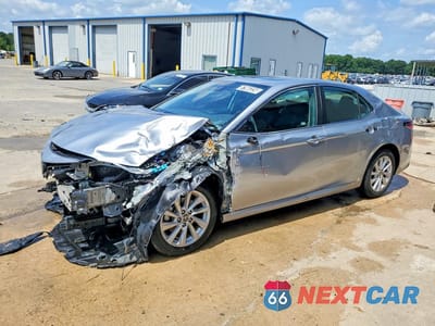 2024 TOYOTA CAMRY LE 4T1R11AK0RU872612 - główne zdjęcie licytacji z USA - miniatura
