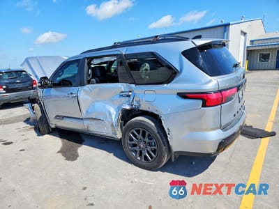 Drugie zdjęcie samochodu z przodu: 2025 TOYOTA SEQUOIA PLATINUM VIN:7SVAAABA9SX054507 - miniatura