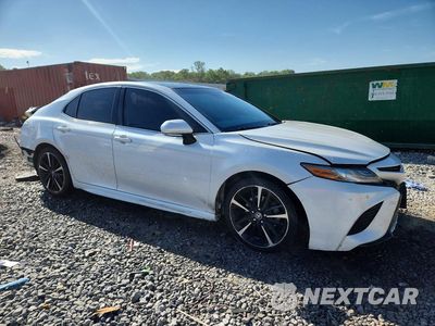 Czwarte zdjęcie samochodu z boku: 2018 TOYOTA CAMRY XSE V6 VIN:4T1BZ1HK6JU003341 - miniatura