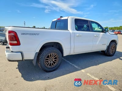 Trzecie zdjęcie samochodu z tyłu: 2021 RAM 1500 LARAMIE VIN:1C6SRFJT7MN774739 - miniatura