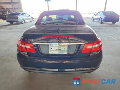 Zdjęcie 6 z 12 samochodu: 2011 MERCEDES-BENZ E 550 VIN:WDDKK7CF9BF094073 - miniatura