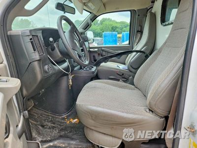 Zdjęcie 7 z 13 samochodu: 2018 CHEVROLET EXPRESS 2500 DELIVERY VAN VIN:1GCWGAFP9J1286927 - miniatura