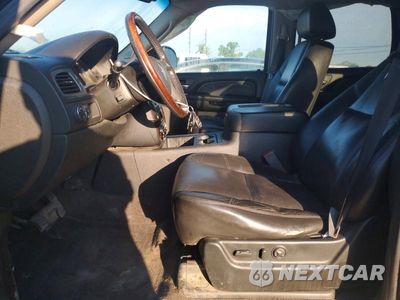 Zdjęcie 7 z 13 samochodu: 2009 GMC YUKON DENALI VIN:1GKFC03209R297234 - miniatura