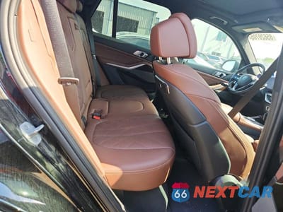 Zdjęcie 11 z 13 samochodu: 2025 BMW X5 XDRIVE45E VIN:5UX23EU09S9Z50751 - miniatura