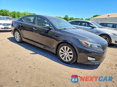 Czwarte zdjęcie samochodu z boku: 2015 KIA OPTIMA LX VIN:5XXGM4A70FG481591 - miniatura