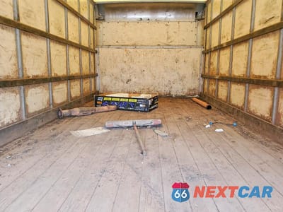 Zdjęcie 10 z 13 samochodu: 2015 FORD E350 BOX TRUCK VIN:1FDWE3FL6FDA25951 - miniatura