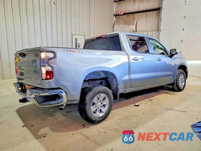 Trzecie zdjęcie samochodu z tyłu: 2026 CHEVROLET SILVERADO K1500 LT VIN:2GCUKDED2T1110538 - miniatura