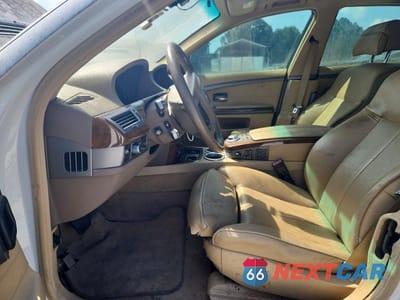 Zdjęcie 7 z 12 samochodu: 2007 BMW 750 VIN:WBAHN83517DT74546 - miniatura