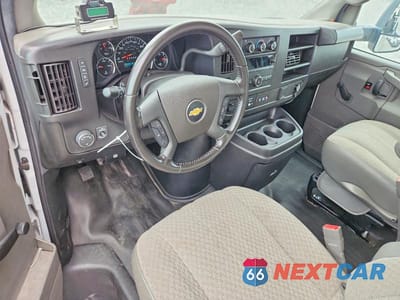 Zdjęcie 8 z 12 samochodu: 2023 CHEVROLET EXPRESS G3500 BOX TRUCK VIN:1GB3GSC70P1104834 - miniatura