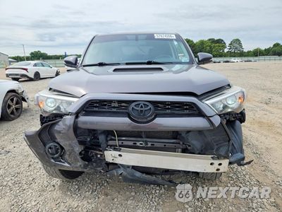 Piąte zdjęcie samochodu w środku: 2019 TOYOTA 4RUNNER TRD OFF-ROAD PREMIUM VIN:JTEBU5JR0K5632716 - miniatura