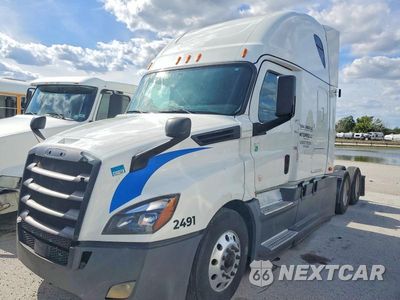 Drugie zdjęcie samochodu z przodu: 2020 FREIGHTLINER CASCADIA 126 SEMI TRUCK VIN:3AKJHHDR6LSLH2491 - miniatura