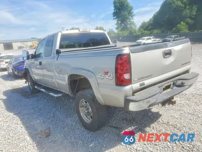 Drugie zdjęcie samochodu z przodu: 2005 CHEVROLET SILVERADO K2500 HEAVY DUTY VIN:1GCHK29U95E127418 - miniatura