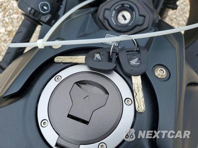 Zdjęcie 8 z 9 samochodu: 2026 HONDA CBR650 R VIN:MLHRH1555T5200676 - miniatura