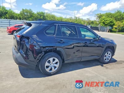 Trzecie zdjęcie samochodu z tyłu: 2021 TOYOTA RAV4 LE VIN:2T3H1RFV9MC172912 - miniatura