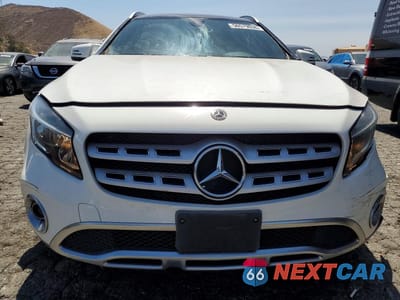 Piąte zdjęcie samochodu w środku: 2018 MERCEDES-BENZ GLA 250 VIN:WDCTG4EB6JJ504780 - miniatura