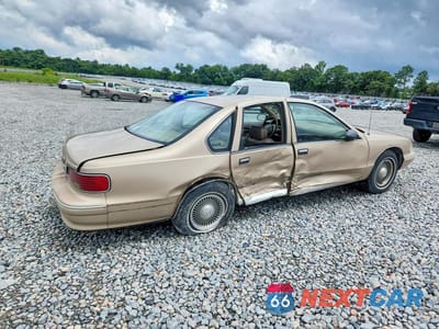 Trzecie zdjęcie samochodu z tyłu: 1995 CHEVROLET CAPRICE / IMPALA CLASSIC SS VIN:1G1BL52P4SR157433 - miniatura