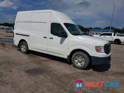 Czwarte zdjęcie samochodu z boku: 2018 NISSAN NV 2500 HD SV VIN:1N6BF0LY0JN807595 - miniatura
