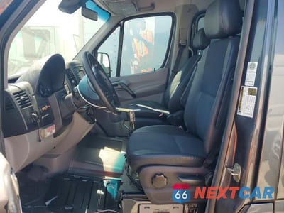 Zdjęcie 7 z 12 samochodu: 2014 MERCEDES-BENZ SPRINTER 2500 VIN:WDZPE7DC2E5904052 - miniatura
