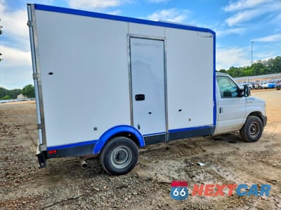 Trzecie zdjęcie samochodu z tyłu: 2023 FORD E350 REFRIGERATED BOX TRUCK VIN:1FDWE3FK5PDD14750 - miniatura