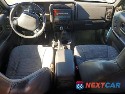Zdjęcie 8 z 13 samochodu: 2000 JEEP CHEROKEE SPORT VIN:1J4FF48S9YL268300 - miniatura