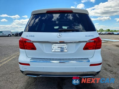 Zdjęcie 6 z 13 samochodu: 2015 MERCEDES-BENZ GL 350 BLUETEC VIN:4JGDF2EE6FA464604 - miniatura