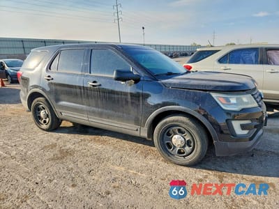 Czwarte zdjęcie samochodu z boku: 2016 FORD EXPLORER POLICE INTERCEPTOR VIN:1FM5K8ATXGGB73755 - miniatura