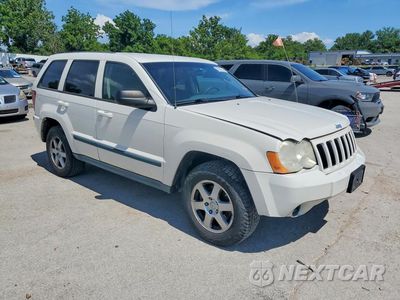 Czwarte zdjęcie samochodu z boku: 2008 JEEP GRAND CHEROKEE LAREDO VIN:1J8GR48KX8C192757 - miniatura
