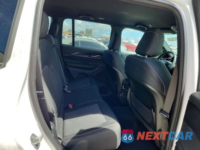 Zdjęcie 11 z 14 samochodu: 2025 JEEP GRAND CHEROKEE LAREDO VIN:1C4RJGAG4SC322618 - miniatura