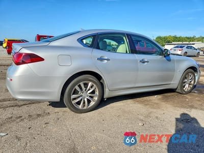 Trzecie zdjęcie samochodu z tyłu: 2015 INFINITI Q70 3.7 VIN:JN1BY1AR3FM561253 - miniatura
