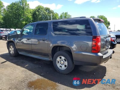 Drugie zdjęcie samochodu z przodu: 2010 CHEVROLET SUBURBAN K1500 LS VIN:1GNUKHE36AR271985 - miniatura