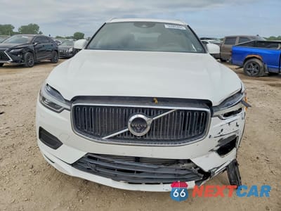 Piąte zdjęcie samochodu w środku: 2020 VOLVO XC60 T5 MOMENTUM VIN:YV4102RKXL1601447 - miniatura