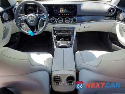 Zdjęcie 8 z 12 samochodu: 2021 MERCEDES-BENZ E 350 4MATIC VIN:W1KZF8EB9MA957165 - miniatura