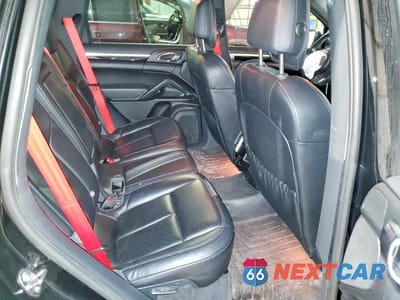 Zdjęcie 11 z 13 samochodu: 2011 PORSCHE CAYENNE VIN:WP1AA2A21BLA04779 - miniatura