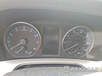 Zdjęcie 9 z 13 samochodu: 2018 TOYOTA RAV4 XLE VIN:JTMRFREV6JD238170 - miniatura