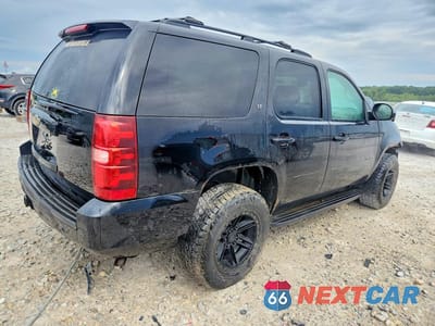 Trzecie zdjęcie samochodu z tyłu: 2011 CHEVROLET TAHOE K1500 LT VIN:1GNSKBE05BR255417 - miniatura