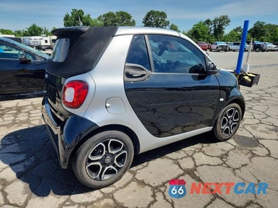 Trzecie zdjęcie samochodu z tyłu: 2017 SMART FORTWO VIN:WMEFK5DA2HK137429 - miniatura