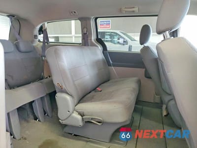 Zdjęcie 11 z 13 samochodu: 2008 CHRYSLER TOWN & COUNTRY LX VIN:2A8HR44H28R664102 - miniatura