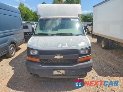 Piąte zdjęcie samochodu w środku: 2003 CHEVROLET EXPRESS DELIVERY TRUCK VIN:1GBHG31U231176228 - miniatura