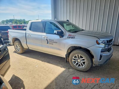 Czwarte zdjęcie samochodu z boku: 2021 CHEVROLET SILVERADO K1500 LT VIN:1GCUYDED7MZ195593 - miniatura