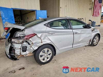 Trzecie zdjęcie samochodu z tyłu: 2016 HYUNDAI ELANTRA SE VIN:5NPDH4AE1GH740200 - miniatura