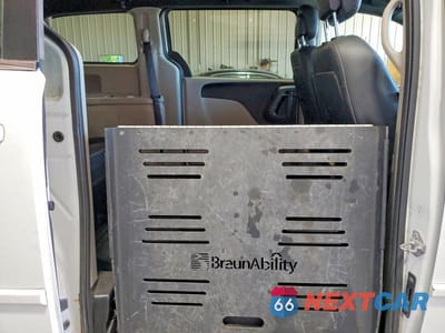 Zdjęcie 11 z 13 samochodu: 2017 DODGE GRAND CARAVAN SXT VIN:2C4RDGCG5HR746958 - miniatura