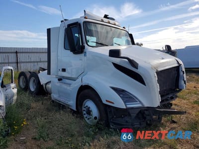 2024 VOLVO VN VNL 4V4NC9EH1RN640593 - główne zdjęcie licytacji z USA - miniatura