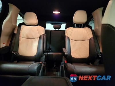 Zdjęcie 10 z 14 samochodu: 2025 TOYOTA SIENNA PLATINUM 7-PASSENGER VIN:5TDESKFC6SS164317 - miniatura