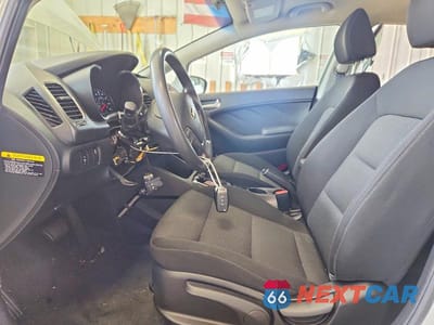 Zdjęcie 7 z 12 samochodu: 2017 KIA FORTE LX VIN:3KPFK4A78HE158659 - miniatura
