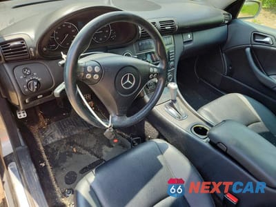 Zdjęcie 8 z 12 samochodu: 2005 MERCEDES-BENZ C 230K SPORT COUPE VIN:WDBRN40J25A674658 - miniatura