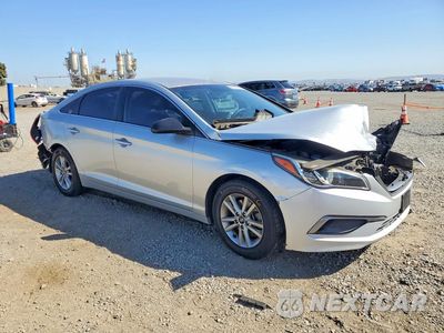 Czwarte zdjęcie samochodu z boku: 2016 HYUNDAI SONATA SE VIN:5NPE24AF4GH401901 - miniatura