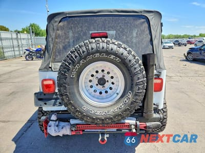 Zdjęcie 6 z 12 samochodu: 2004 JEEP WRANGLER X VIN:1J4FA39S94P700586 - miniatura